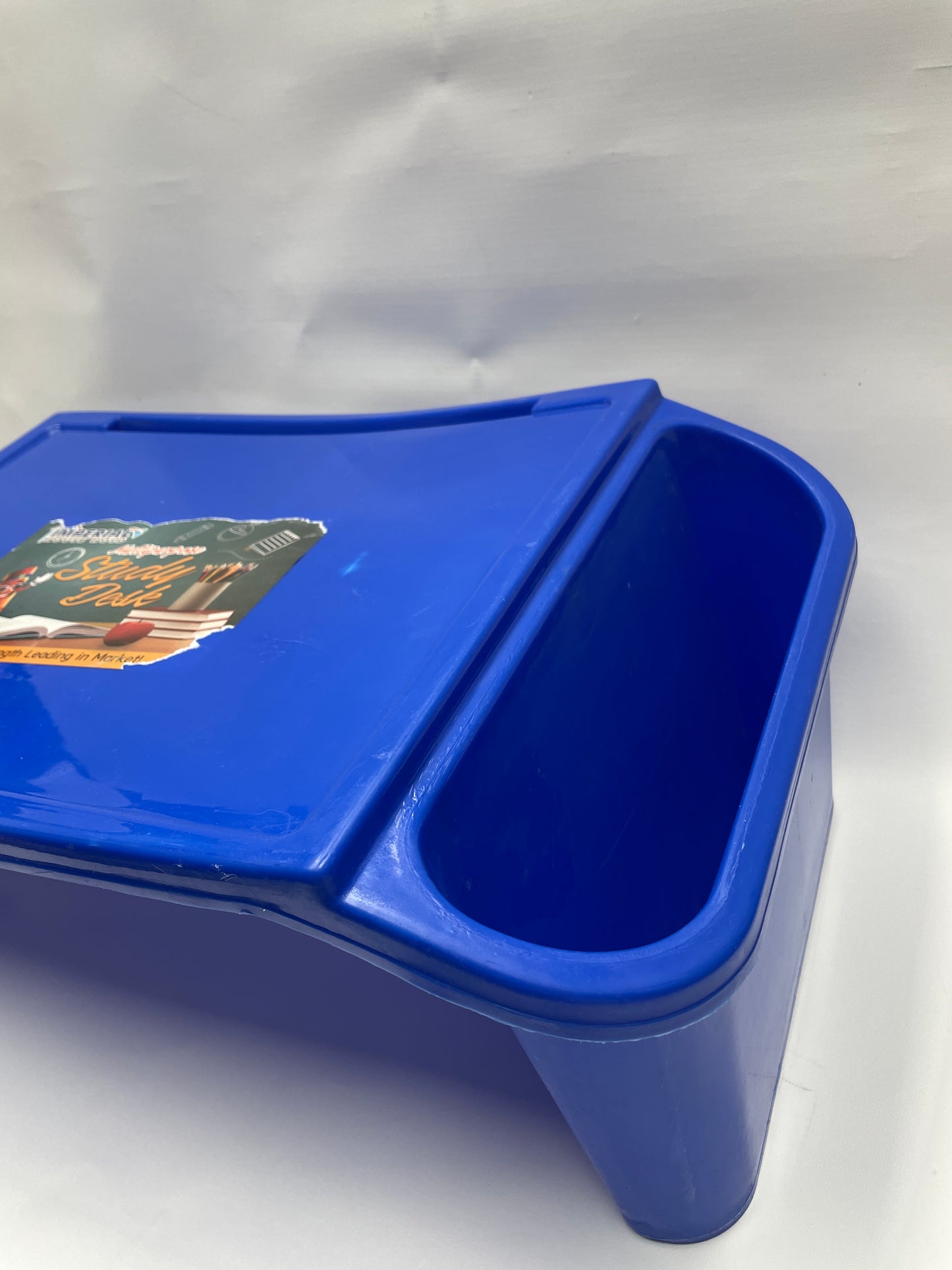 Madrasah bench / Study desk